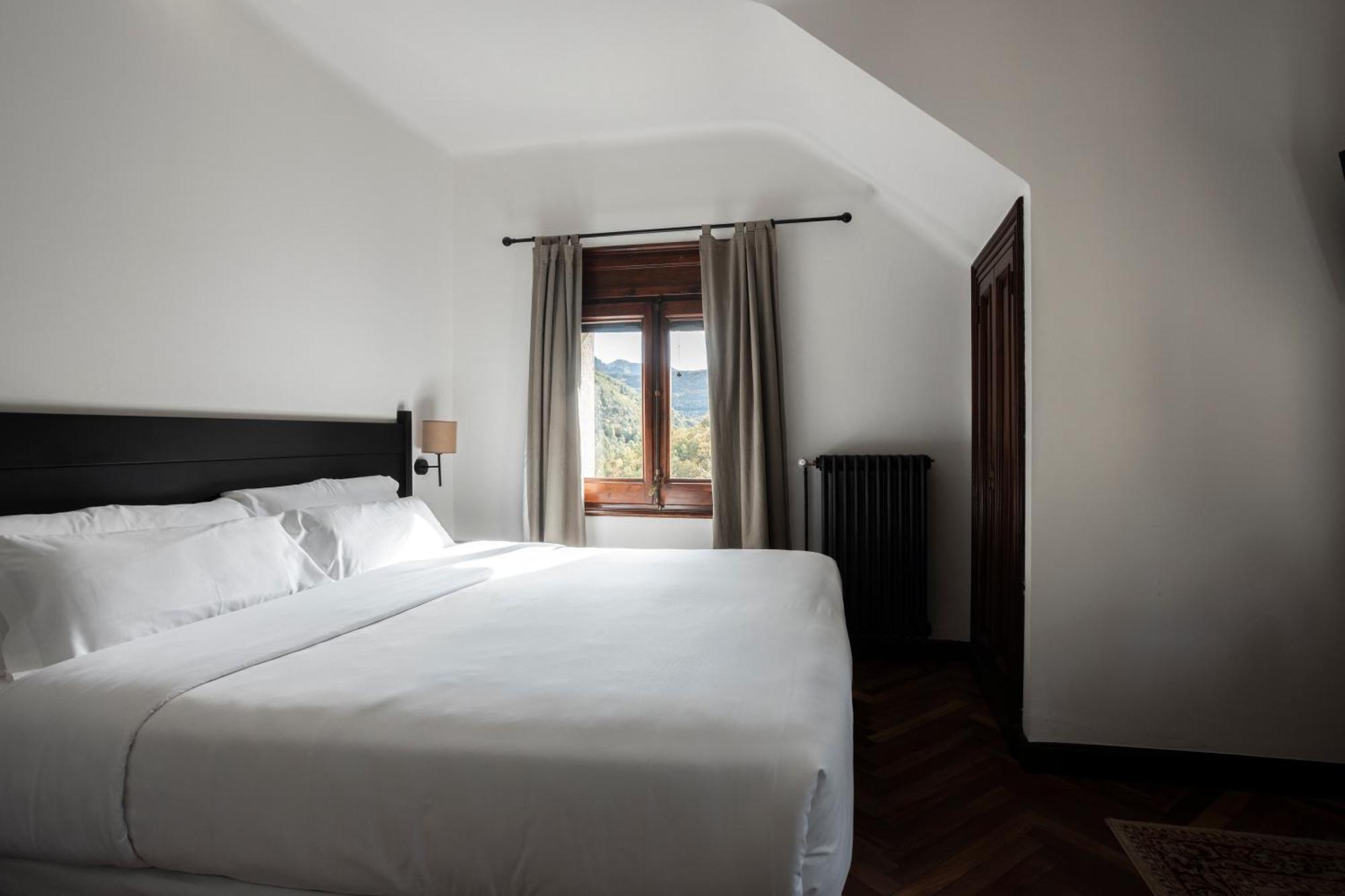 Angelats Hotel - A Signature Boutique Hotel & Restaurant リベス・デ・フレセル エクステリア 写真