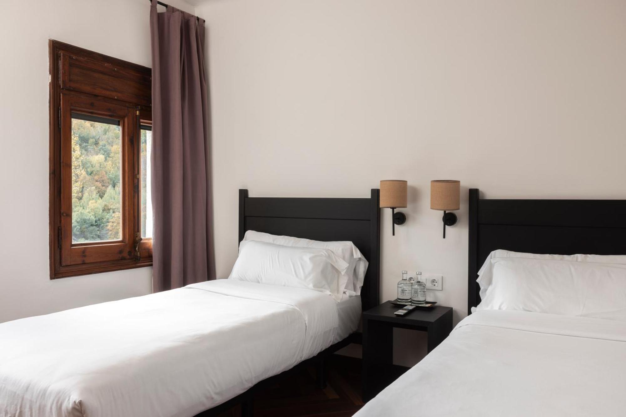 Angelats Hotel - A Signature Boutique Hotel & Restaurant リベス・デ・フレセル エクステリア 写真